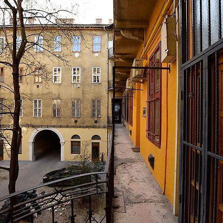 New Faces Design Apartment In Downtown Budapest Kültér fotó